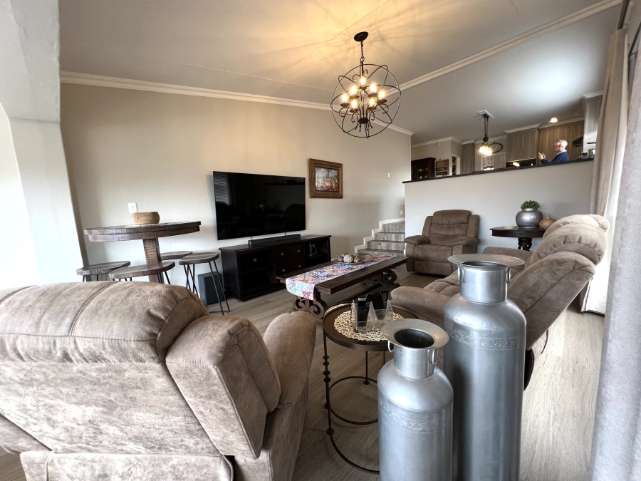 4 Bedroom Property for Sale in Wavecrest Eastern Cape